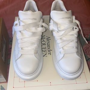 ALEXANDER MCQUEEN SIZE 36